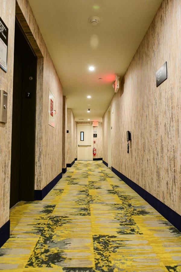 Super 8 By Wyndham Bronx Near Botanical Garden 호텔 뉴욕 외부 사진