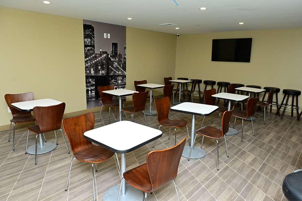Super 8 By Wyndham Bronx Near Botanical Garden 호텔 뉴욕 레스토랑 사진